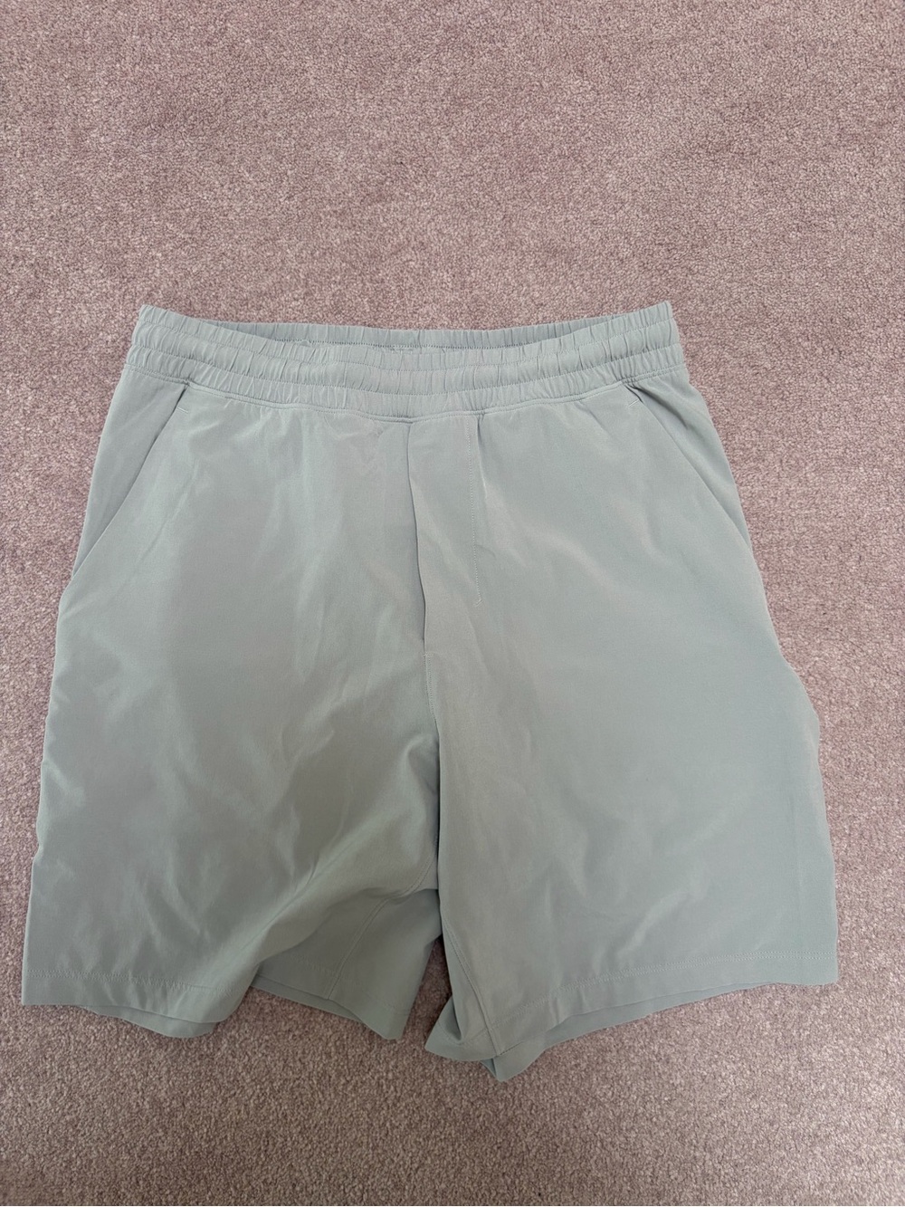 Lululemon Light grey pace breaker short